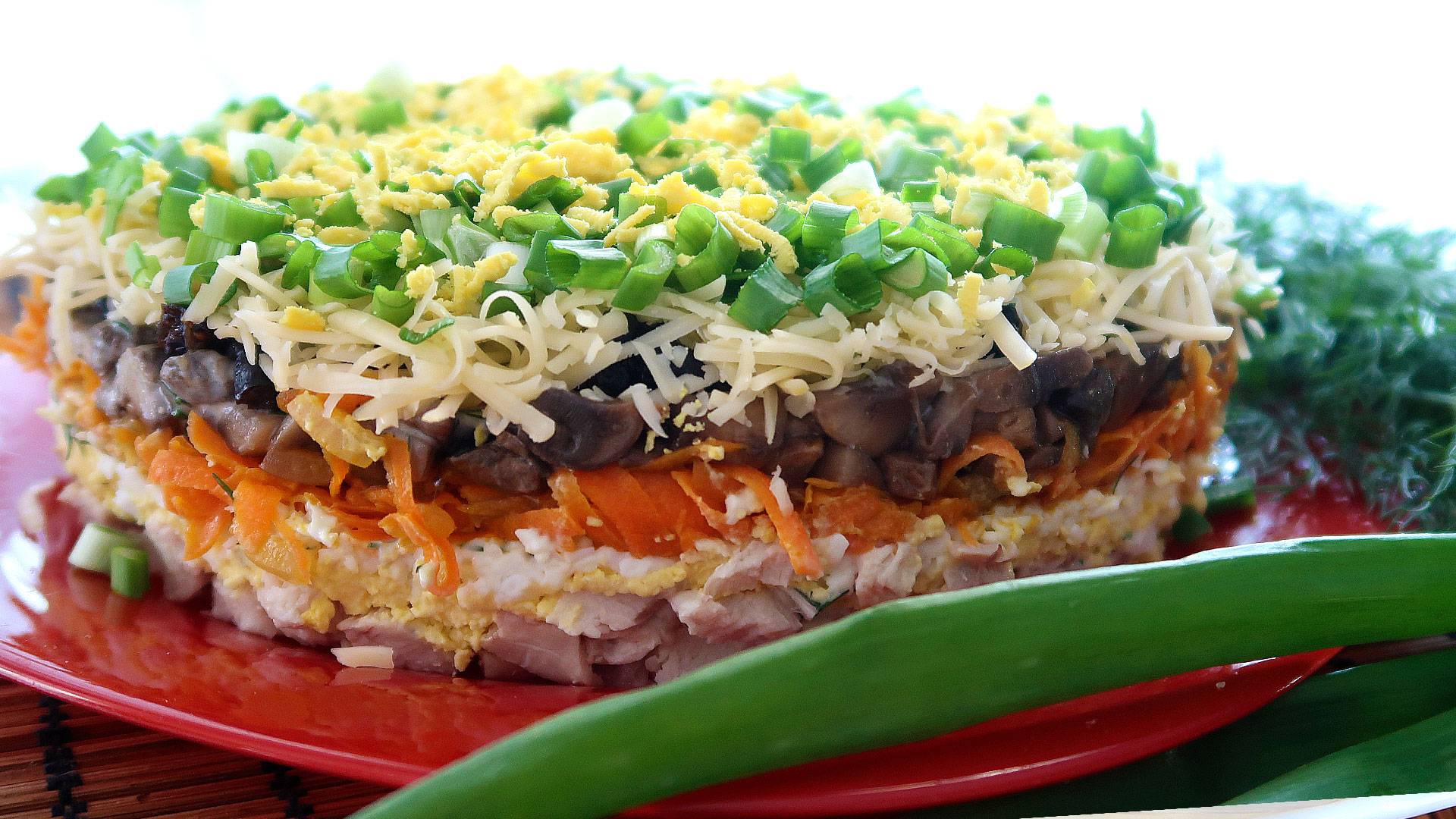 Вкусный слоеный салат с курицей и черносливом смотреть онлайн