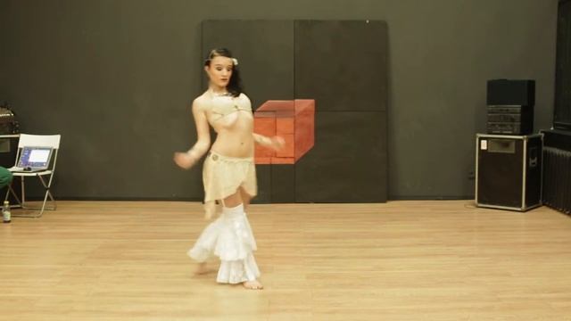 Яна Молоховская трайбл-фьюжн соло @TempleTribe смотреть онлайн