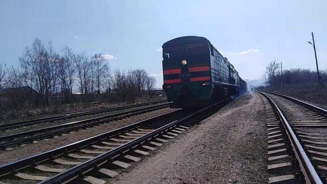 Отправление Тепловоза 2ТЭ10М-2480 С Грузовыми Вагонами смотреть онлайн