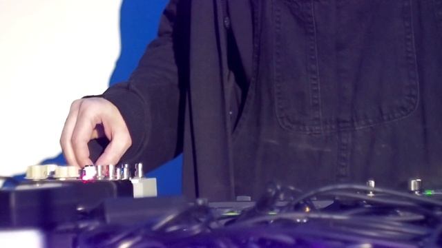 Электрический хвойный шум / closeyoureyes / 24.02.2024 / Аудио клуб смотреть онлайн