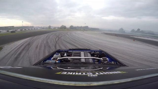 E30 325i stock drifting смотреть онлайн