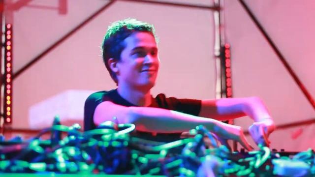 DJ Burzhuy @ Kazantip ZXX смотреть онлайн