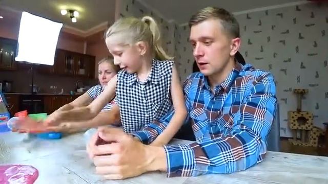 ЛИЗУНЫ ПУЗЫРИ и ТЯНУЧКИ Челлендж Кто Надует БОЛЬШОЙ ПУЗЫРЬ Цветная Радуга из ЛИЗУНОВ!1 смотреть онлайн