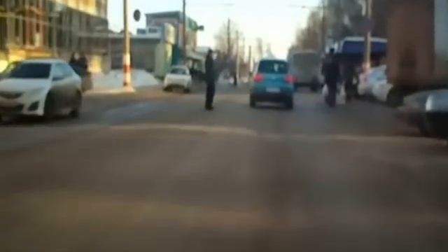 Неадекватный пешеход смотреть онлайн