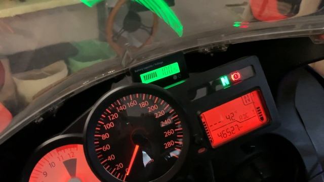 k1200s - RDC con temperatura de los neumaticos activado смотреть онлайн