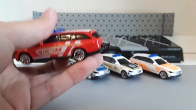 Unboxing Majorette Mercedes-Benz E-Class All-Tarrain Emergency Box Set! (Dealership Exclusive) смотреть онлайн