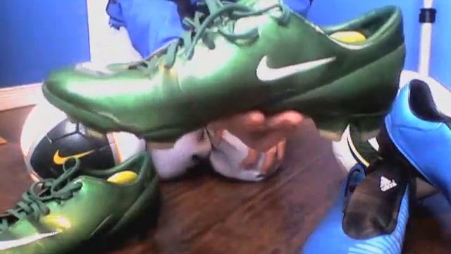 Once over of Nike talaria and Adidas F50i смотреть онлайн