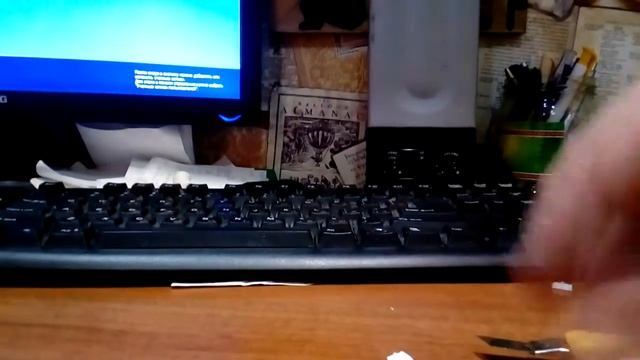 Как сделать штатив для телефона из крышки смотреть онлайн