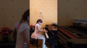 Елизавета Гергиева - I.S.Bach - Invention E-dur/И.С.Бах - Инвенция трехголосная Ми-мажор
