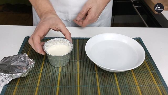 PANNA COTTA Con Salsa Al Cioccolato - Ricetta Facile E Veloce