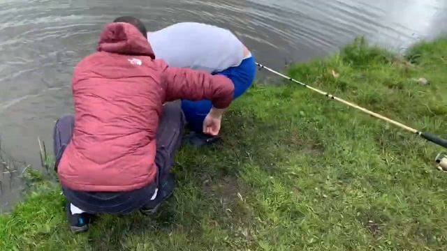 Ловим Карпов РУКАМИ!!! смотреть онлайн