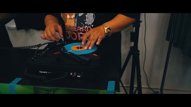Dj Idea and Kodac Visualz Scratch Session - Unheard Dope 7" - Portable Turntable Numark PT01 Scratc смотреть онлайн