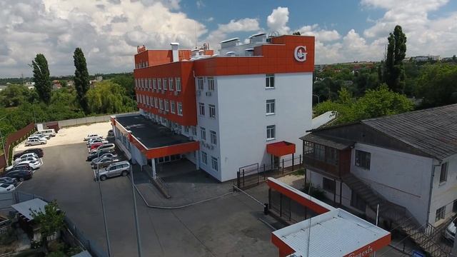 Дрон против тополя смотреть онлайн