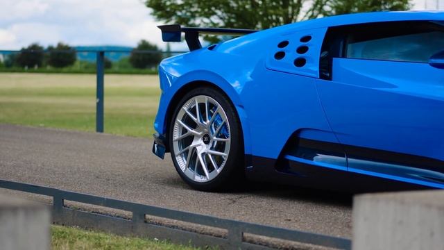 The Bugatti Centodieci (Coachbuilt) | 8.0-Liter W16 Engine | 1600 PS Power | Super Sports Car | MC смотреть онлайн