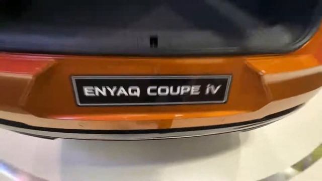 SKODA ENYAQ Coupe RS 2022 Elegant Design, CRAZY illuminated grille Phoenix Orange смотреть онлайн