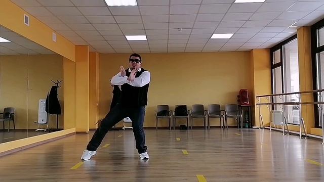 КАК СДЕЛАТЬ ТАНЕЦ В СТИЛЕ "РОБОТ", ЗАВОРАЖИВАЮЩИМ? смотреть онлайн