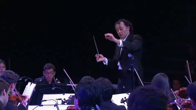Symphonie Fantastique, Op 14 - II. "Un Bal" - Hector Berlioz смотреть онлайн