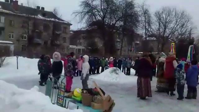 Масленичные гулянья во дворе Музейно-выставочного центра смотреть онлайн