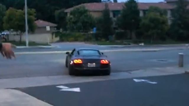 Santana White & the Audi R8 смотреть онлайн
