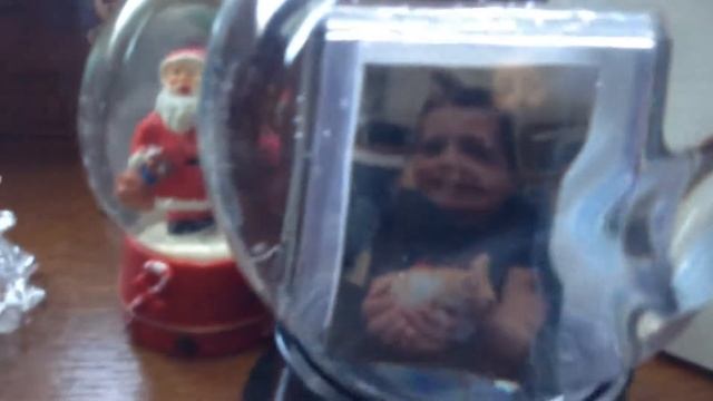 Christmas Present Review смотреть онлайн