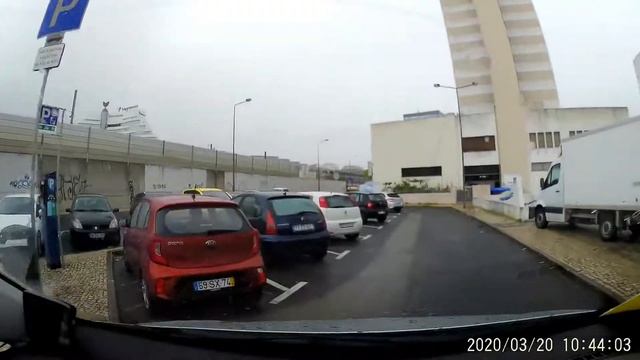 XiaoYi Yi Smart Dash Cam Wi-Fi (Car DVR) Lisbon footage (20-03) pt2 смотреть онлайн