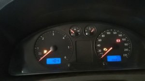 Volkswagen T5 куча ошибок, проблема с запуском, низкое напряжение на блоках