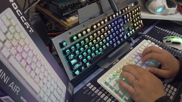 (タイピングサウンド）ROCCAT ゲーミングキーボード Vulcan II Mini Air Titan Switch. 赤軸の ホワイトUS配列モデル。Sound Effect 【ASMR 4K смотреть онлайн