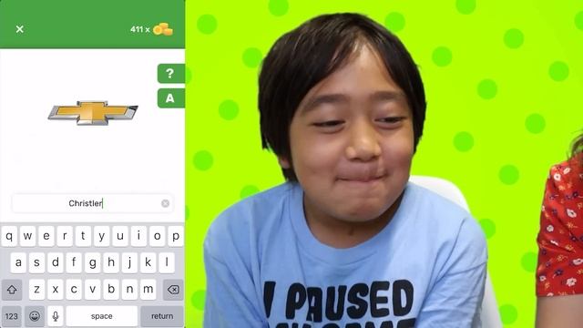Guess the Logo with Ryan and Mom!! смотреть онлайн
