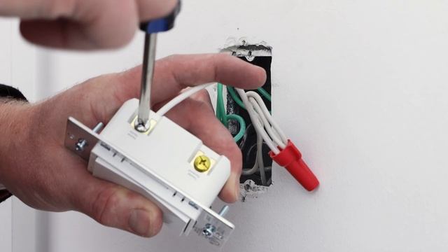 UltraPro In-Wall Wi-Fi Switches: Setup and Pairing смотреть онлайн