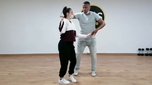 Figura Salsa inicio- aspirina con dos manos+ cero + enchufla + cubanita y me caso #salchatea смотреть онлайн