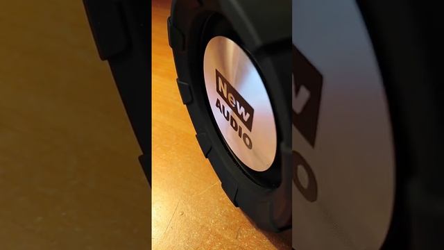 Басс тест New Audio... Почти как jbl flip 4 смотреть онлайн