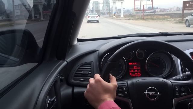 Opel AstraJ Sedan Hızlanma vs. Hakkında vol: 4 смотреть онлайн