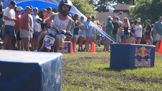 Red Bull Mini Moto Race at Georgia Southern University 2014 HD! смотреть онлайн