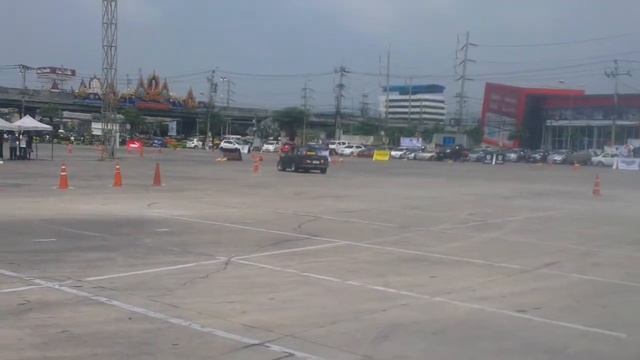 Joey BMW 2002 vs AE86 смотреть онлайн