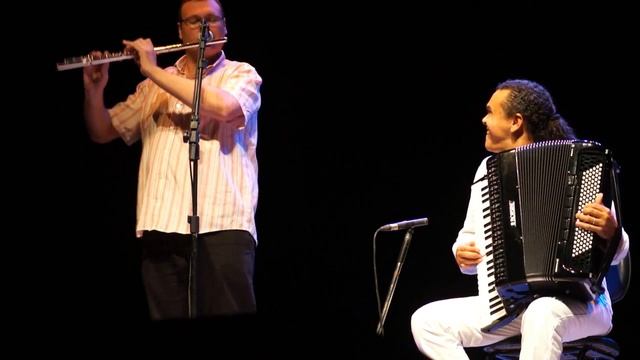 Lulinha Alencar e Antonio Rocha - Araponga (Luiz Gonzaga) смотреть онлайн