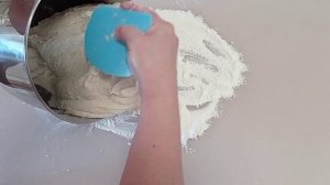 Видео не про вязание. Сегодня пеку белый хлеб на опаре с добавлением цельнозерновой муки.