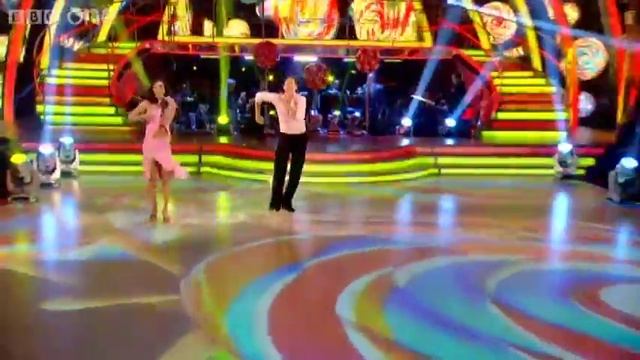 Victoria Pendleton & Brendan Cole Salsa To 'Candy' - Strictly Come Dancing 2012 - BBC