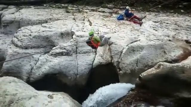 Переправа через Хосту в Навалищенском каньоне