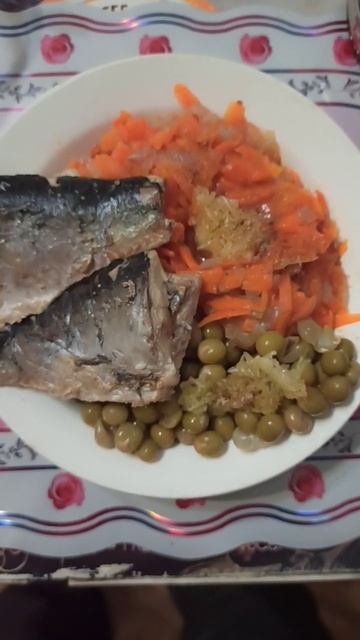 ПП УЖИН БЫСТРО И ВКУСНО || СКУМБРИЯ ОТВАРНАЯ,ТУШЕНАЯ МОРКОВЬ И ГОРОШЕК