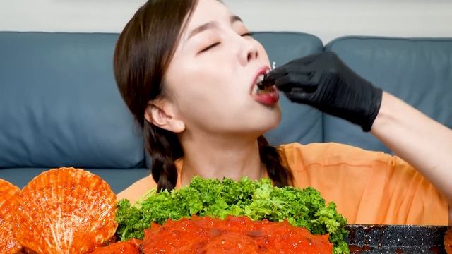 대왕 킹크랩 🦀 직접 만든 차돌 볶음짬뽕 & 꽃튀김🌸 먹방 레시피 ! Giant KingCrab Jjamppong Noodles Recipe Mukbang ASMR Ssoyoun смотреть онлайн