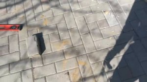 Поднимаем яму на тротуарной плитке