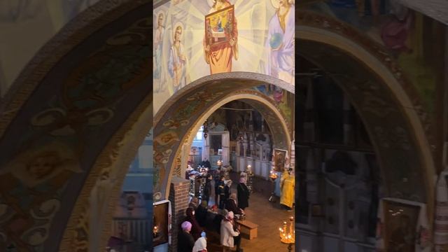 "Як гарно у храмі твоїм Богородице" у виконанні зазимського хору громади ПЦУ. 30 жовтня 2022 р. смотреть онлайн