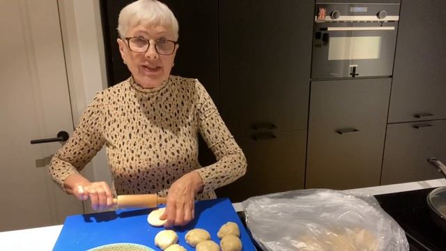 Пирожки на дрожжевом тесте без яиц. Для духовки и для жарки.😋😋😋