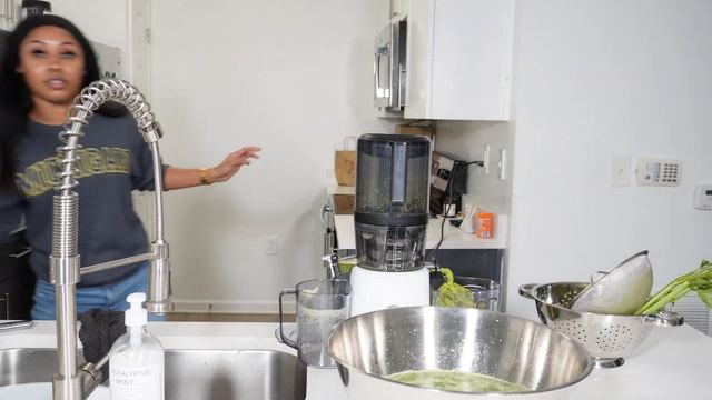 Batch Juicing 2023 | Green Juice | Juicing for Beginners | Nama J2 | Part 2 смотреть онлайн