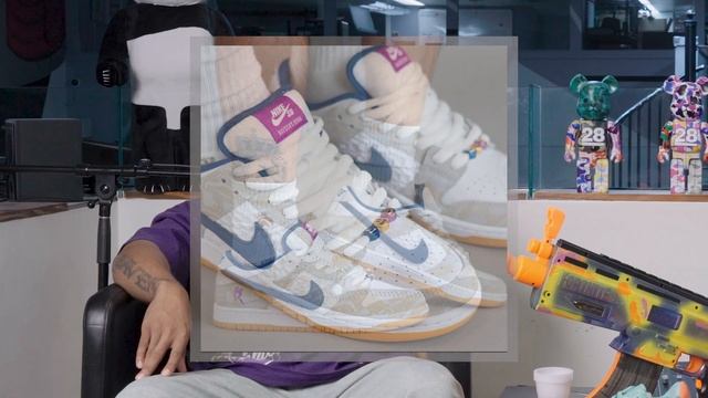 Best Christmas Sneaker of ALL TIME? смотреть онлайн