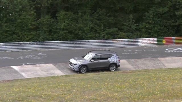 Erlkönigvideo: Mercedes-Benz EQB // Mercedes-Fans.de смотреть онлайн