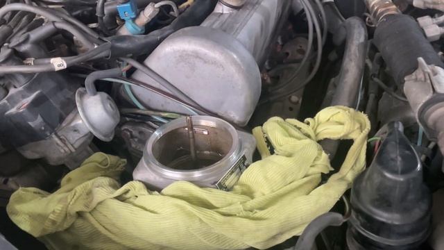 The 1984 Mercedes Benz 380SL R107 series. Ep5 changing the steering fluid. смотреть онлайн