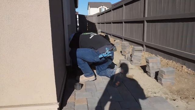 HOW A CIRCLE KIT FOR PAVER PATIO MADE LANDSCAPE DESIGN POP! HUGE LANDSCAPE DESIGN ELEMENT смотреть онлайн