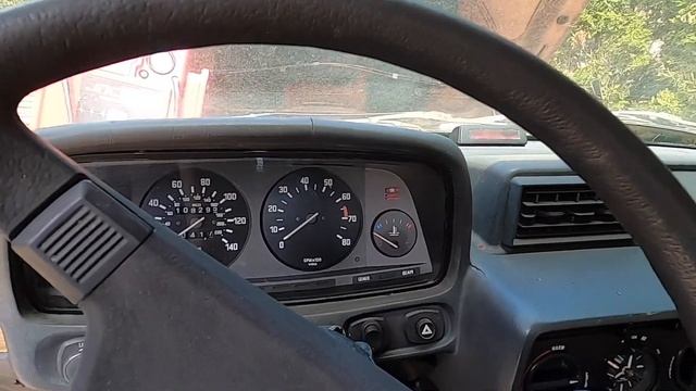 Saving a vintage BMW from the junkyard! Will it start up after years of sitting?? смотреть онлайн