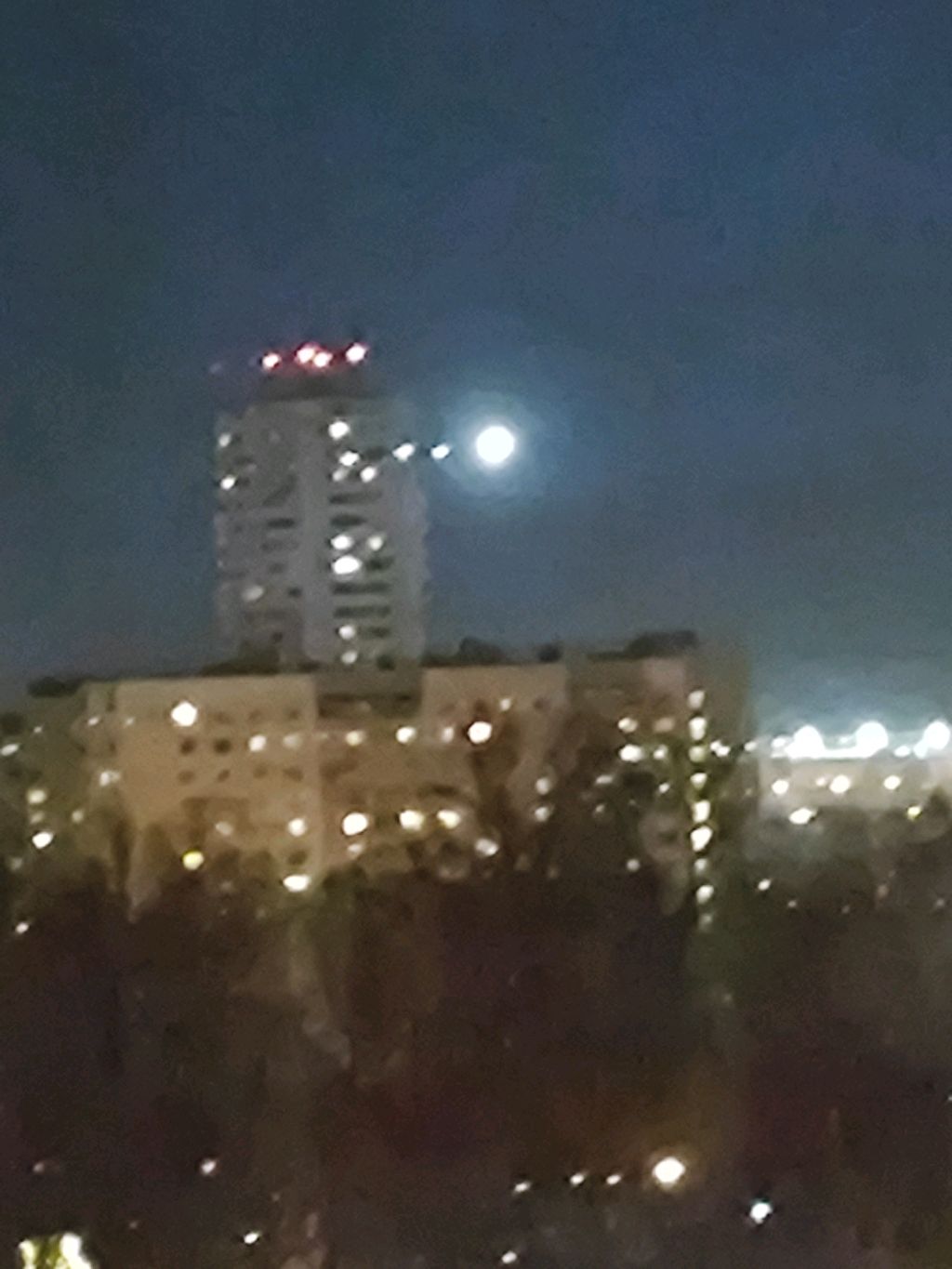 просто стримлю смотреть онлайн